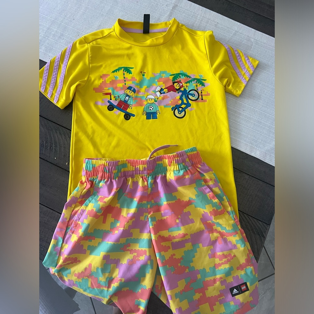 Boys Adidas Lego set size Small. Perfect for Legoland, school, etc
